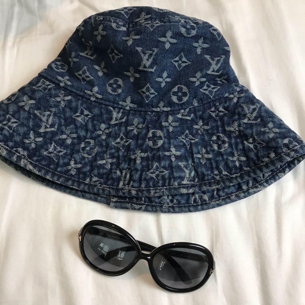 Louis Vuitton buckle hat